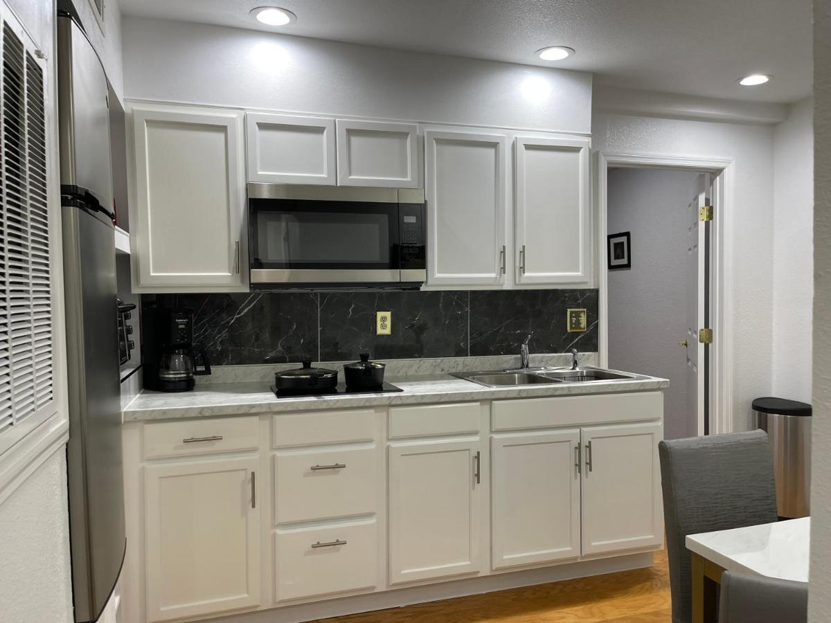 2 Bedroom Apartment Auburndale Exterior photo