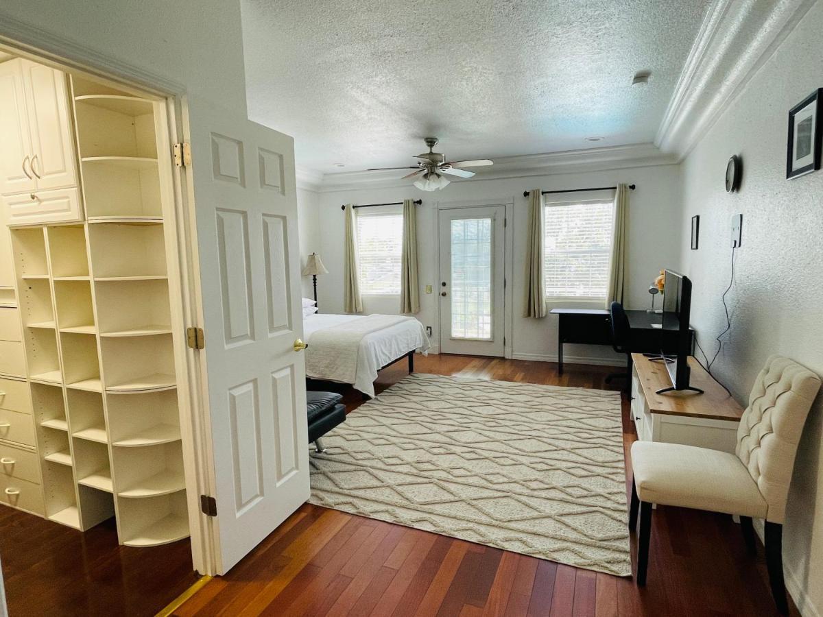 2 Bedroom Apartment Auburndale Exterior photo