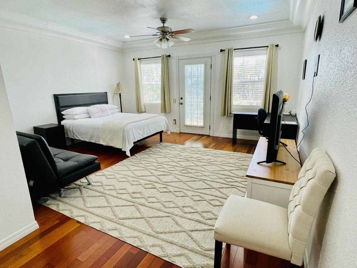 2 Bedroom Apartment Auburndale Exterior photo